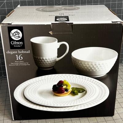 Gibson New 16 Piece Elegant Dish Set