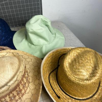 Grouping of Vintage Straw Ladies Hats