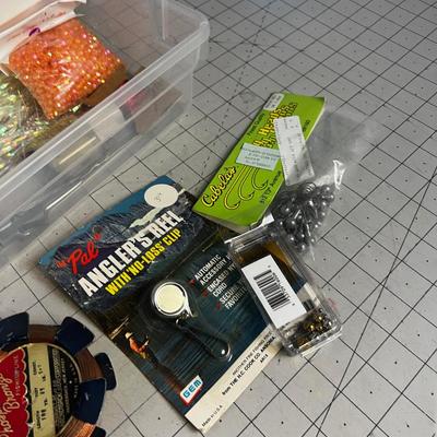 Tub of Jig Heads, Copper Line, Beads - Misc. Fly tying plus the tub. 