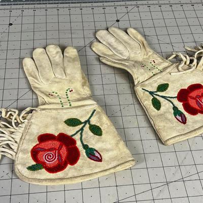 Vintage 1950's Gauntlet Gloves Western Native American Ladies 