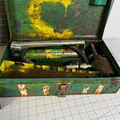 Green Lee  767A  KNOCK OUT  SET in metal Box 