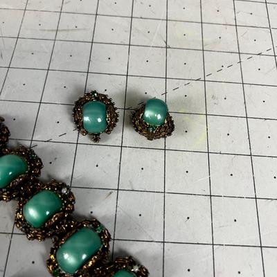 Green LUCKY Cat Eye VINTAGE Set of: Bracelet, Ring and Clip on Earrings