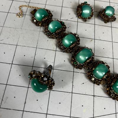 Green LUCKY Cat Eye VINTAGE Set of: Bracelet, Ring and Clip on Earrings