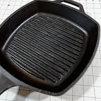 Lodge Square Skillet 