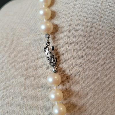 Pearl Necklaces, Bracelets, and Earrings (PB2-DW)