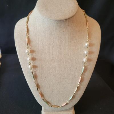 Pearl Necklaces, Bracelets, and Earrings (PB2-DW)