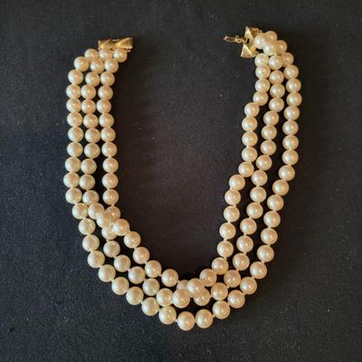 Pearl Necklaces, Bracelets, and Earrings (PB2-DW)