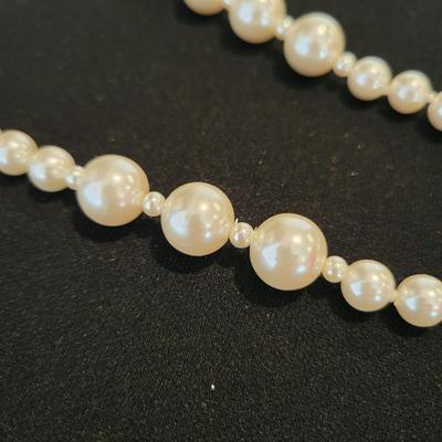 Pearl Necklaces, Bracelets, and Earrings (PB2-DW)