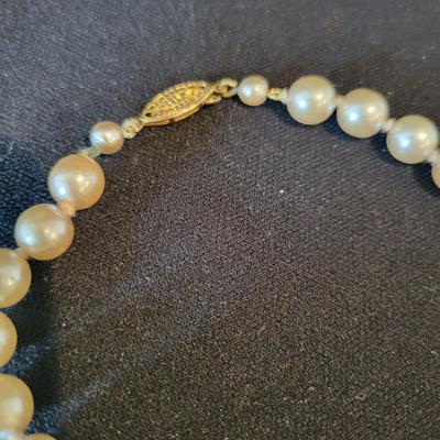 Pearl Necklaces, Bracelets, and Earrings (PB2-DW)