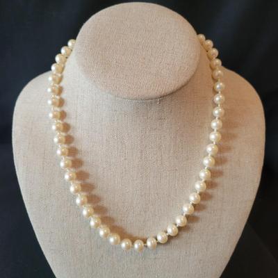 Pearl Necklaces, Bracelets, and Earrings (PB2-DW)