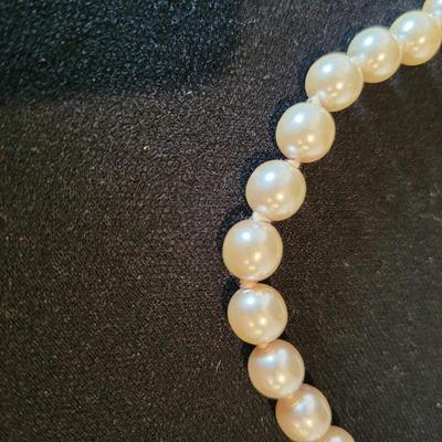 Pearl Necklaces, Bracelets, and Earrings (PB2-DW)