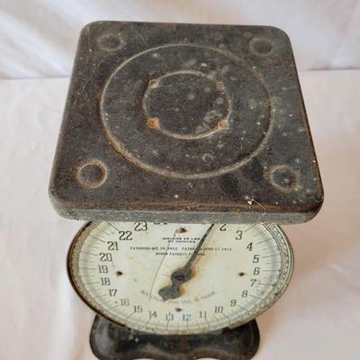 Antique American Cutlery Co. Scale (D-DW)