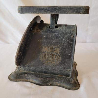 Antique American Cutlery Co. Scale (D-DW)
