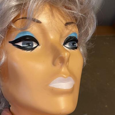 Head mannequin with wig