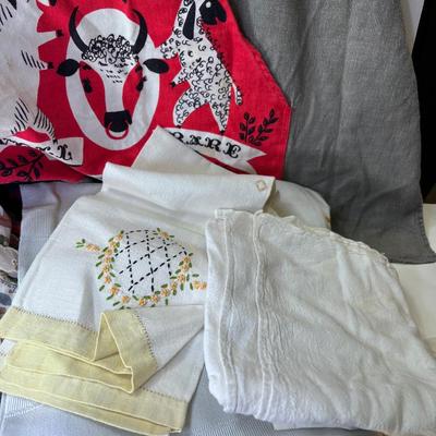 Vintage Aprons and fabrics, set of sheets