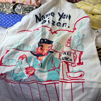 Vintage Aprons and fabrics, set of sheets