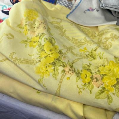 Vintage Aprons and fabrics, set of sheets