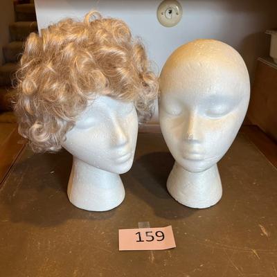 Set of two wig / hat foam mannequin