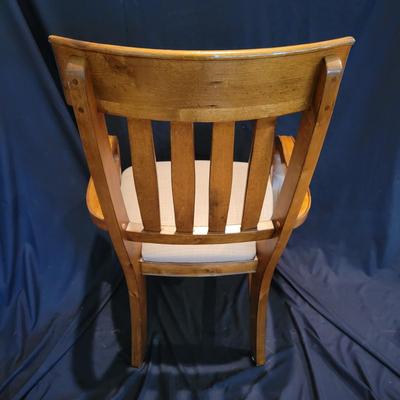 Upholstered Solid Wood Chair (LR-DW)