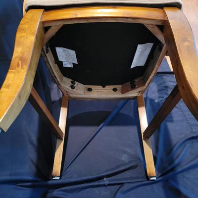 Upholstered Solid Wood Chair (LR-DW)