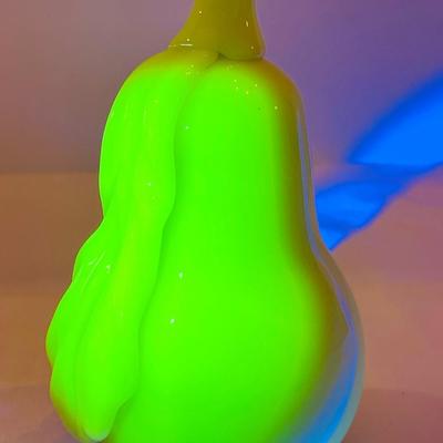 Uranium glass paper weight