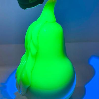 Uranium glass paper weight