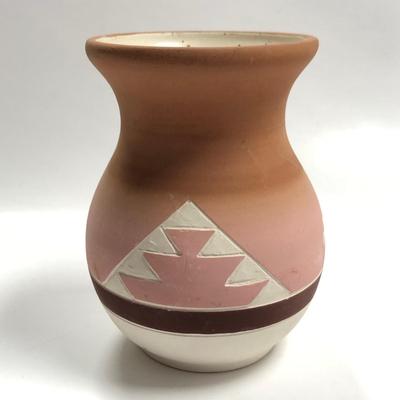 Vintage signed D Lenfer Native American Sioux Pottery vase