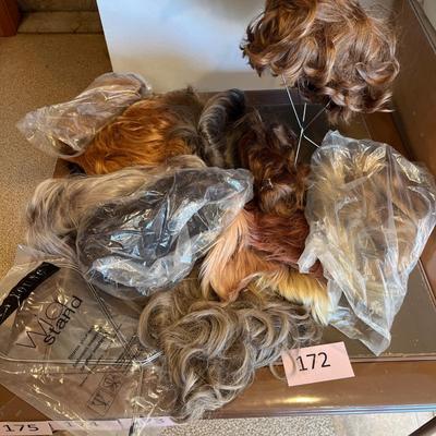 Lot of wigs & wig stand