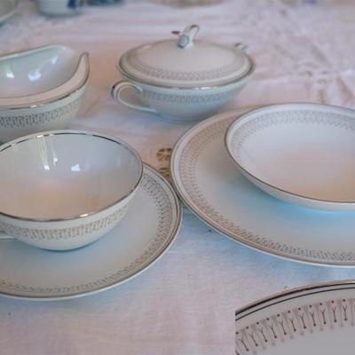 Noritake Leslie Dinnerware