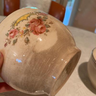 Two floral bowls with lids Universal Cambridge