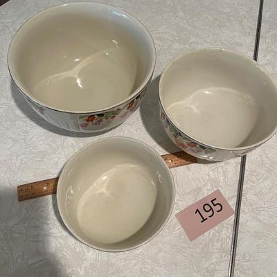 Hall Crocus set of 3 nesting bowls