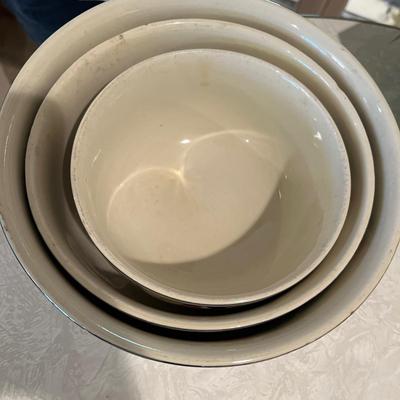 Hall Crocus set of 3 nesting bowls