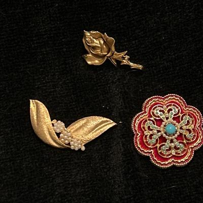 3 gorgeous brooches