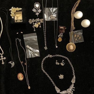Necklaces & earrings