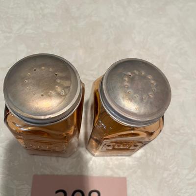 Pink depression style, sultan, pepper shakers