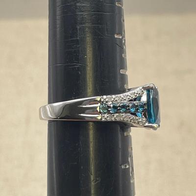 Oval Cut Gem in Sterling (B3-SS)