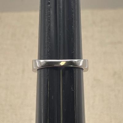 Oval Cut Gem in Sterling (B3-SS)