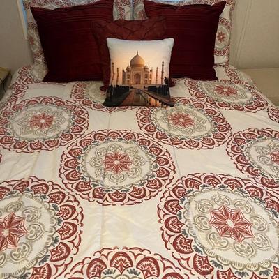 Full Size Bed Frame, Comforter& More (GB-MG)