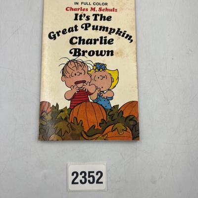 Charlie Brown books lot
