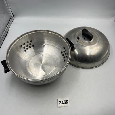 West bend serving pot