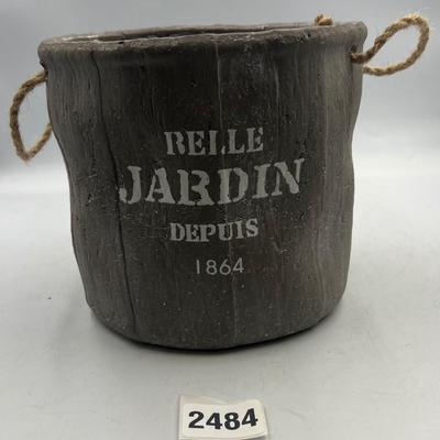 Ceramic pot