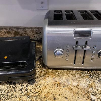 Salton waffle maker and 4 slice toaster