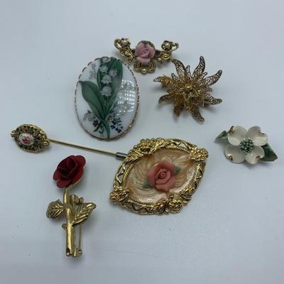 Fun Variety of Pins, Beaded Necklaces, and Bracelets (B3-KW)