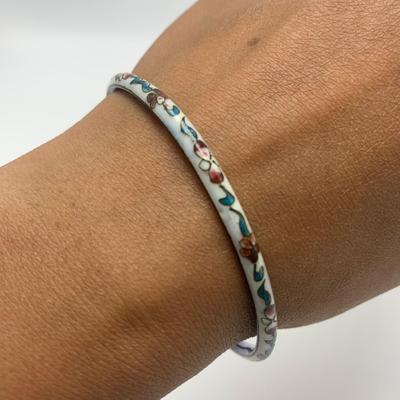 Fun Variety of Pins, Beaded Necklaces, and Bracelets (B3-KW)