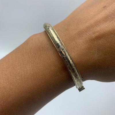 Fun Variety of Pins, Beaded Necklaces, and Bracelets (B3-KW)