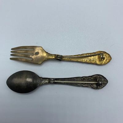 Fun Variety of Pins, Beaded Necklaces, and Bracelets (B3-KW)