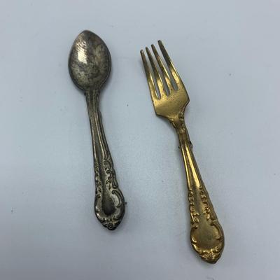 Fun Variety of Pins, Beaded Necklaces, and Bracelets (B3-KW)