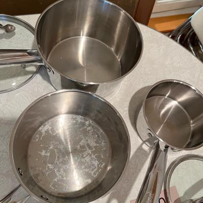 Set of 3 stainless steel sauce pans