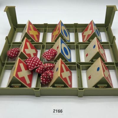 Tic tac toe garden game