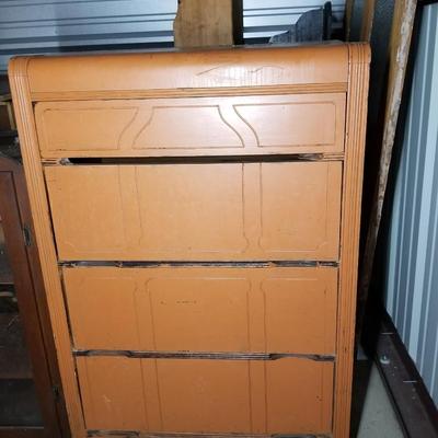Dresser